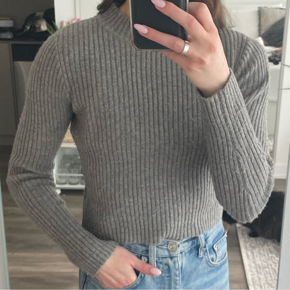 Brandy Melville - Cropped Mock neck Sweater, Grey - Picture 1 of 3